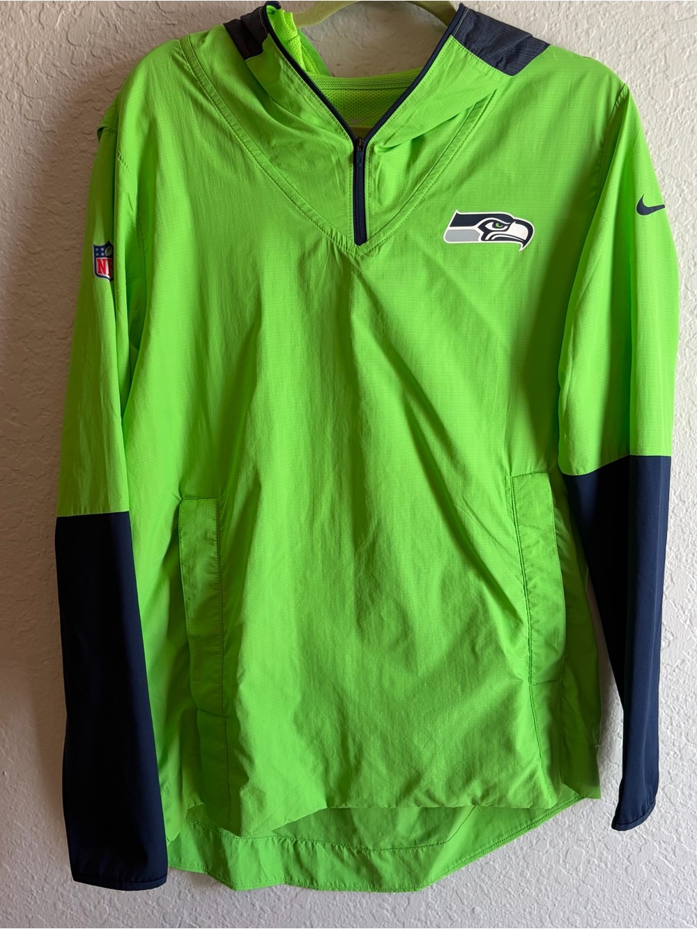Nike Seattle Seahawks On Field Hooded Windbreaker - Men’s Medium NFL NWOT